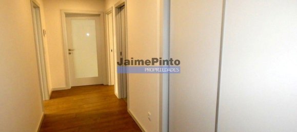 3 bedrooms Apartment in Porto, Portugal No. 123150 2