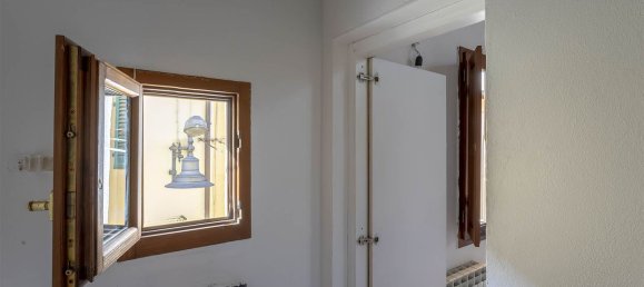 2 bedrooms House in Campi Bisenzio, Italy No. 317262 18