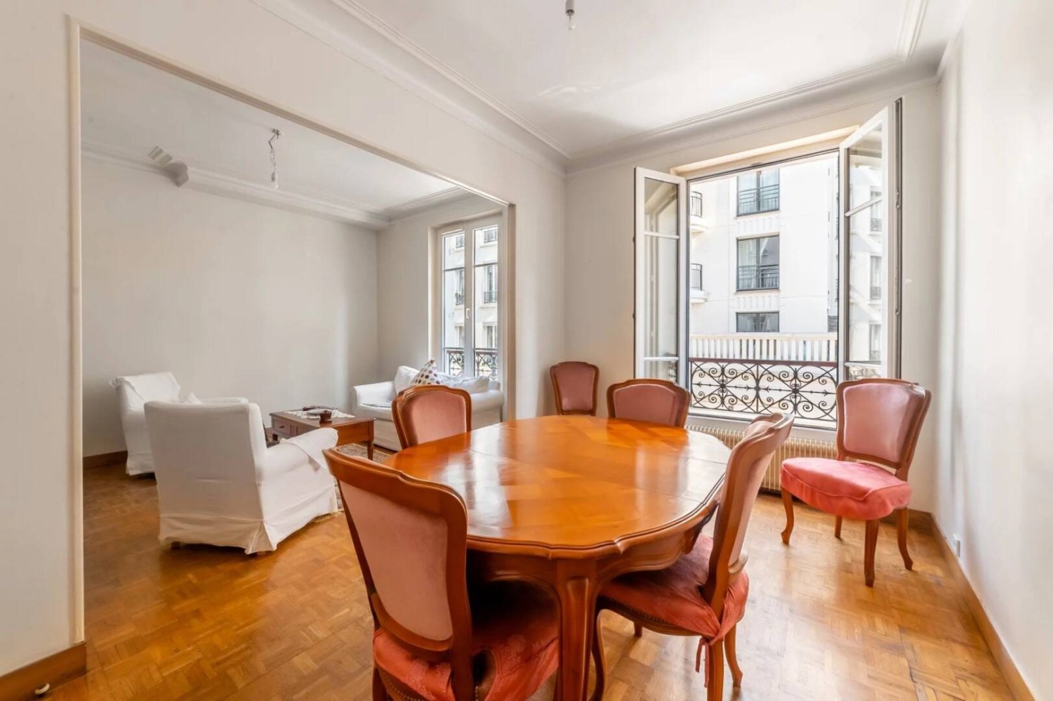 2 bedrooms Apartment in Levallois-Perret, France No. 149737