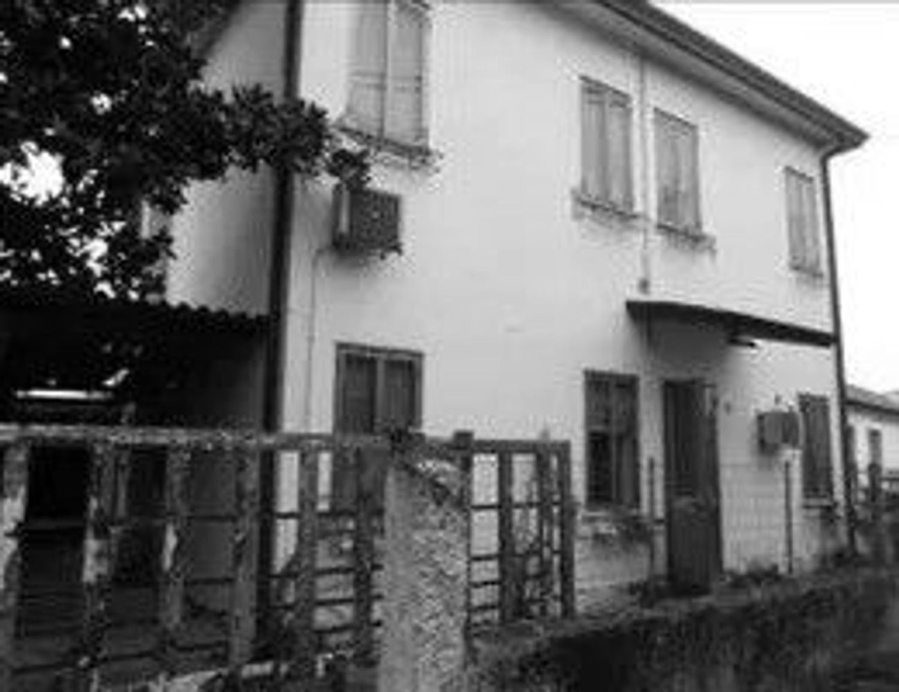 4 rooms Apartment in Boara Pisani, Italy No. 219622