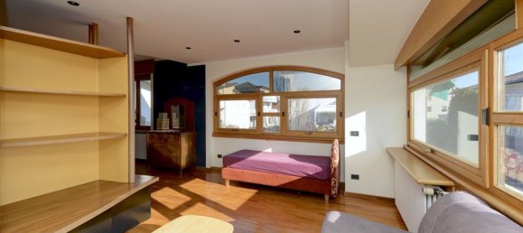 Квартира с 5 комнатами в Дезенцано дель Гарда, Италия № 289623 6