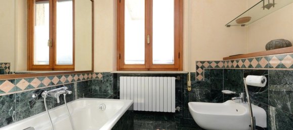 Квартира с 5 комнатами в Дезенцано дель Гарда, Италия № 289623 21