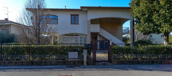 Квартира с 5 комнатами в Дезенцано дель Гарда, Италия № 289623 26