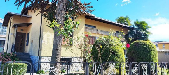 3 bedrooms Villa in Briga Novarese, Italy No. 379874 4