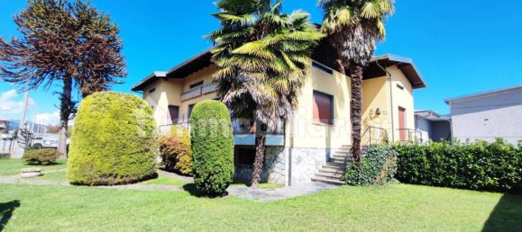 3 bedrooms Villa in Briga Novarese, Italy No. 379874 11