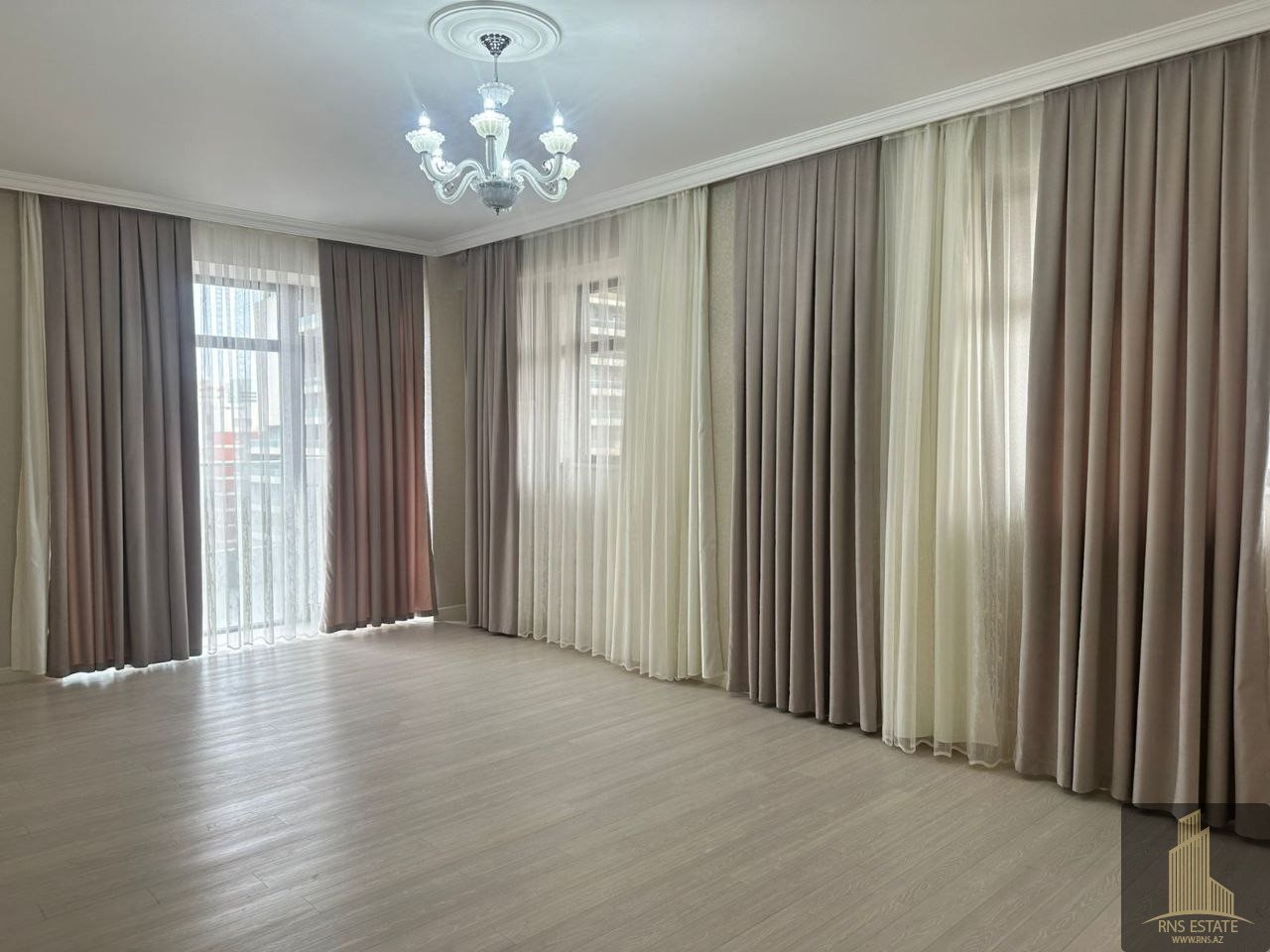 4 chambres Appartement à Yasamal, Azerbaijan No. 1374