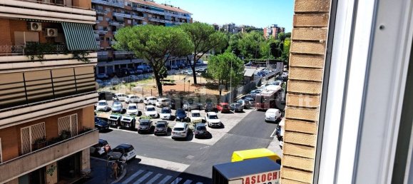 2 bedrooms Apartment in Rome, Italy No. 278841 13