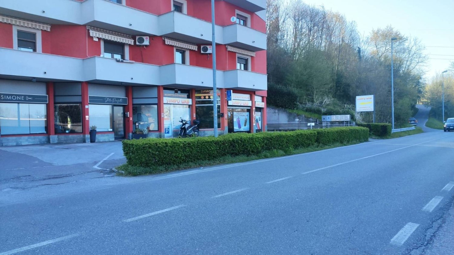 2-salle Propriété commerciale à Senna Comasco, Italy No. 97056