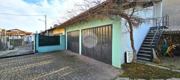 4 rooms House in Torrazza Piemonte, Italy No. 7550 3
