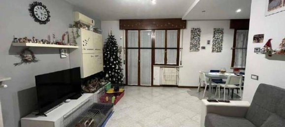 3-salle Appartement à Porto Mantovano, Italy No. 314755 19