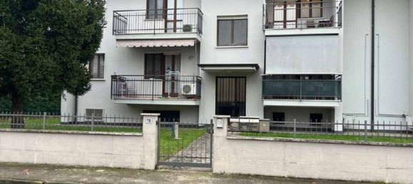 3-salle Appartement à Porto Mantovano, Italy No. 314755 11