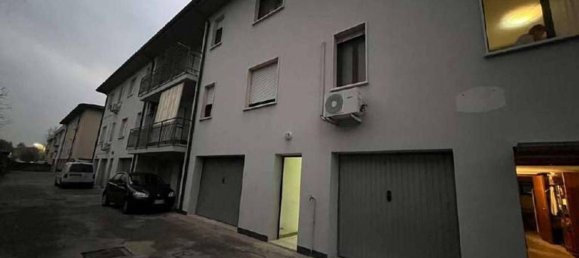 3-salle Appartement à Porto Mantovano, Italy No. 314755 13