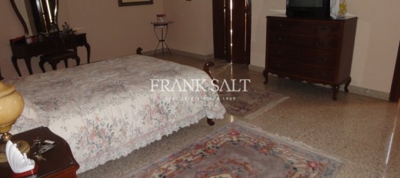 4 bedrooms House in Qormi, Malta No. 3390 10