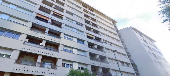 4 rooms Apartment in Turin, Italy No. 12207 5