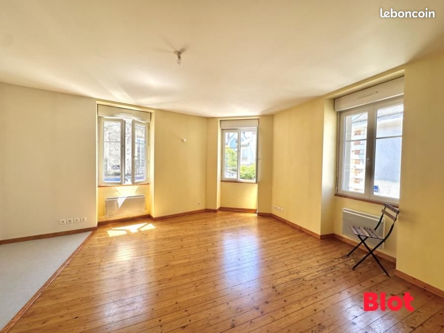 Apartamento de 2 habitaciónes en Nantes, France No. 189925