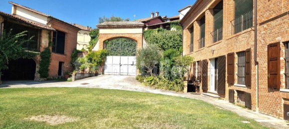 4 bedrooms House in Viarigi, Italy No. 333526 8