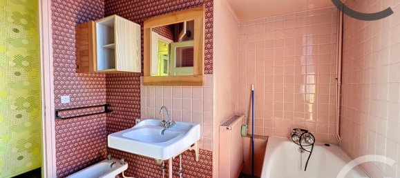 2 bedrooms Apartment in Reims, France No. 70355 10