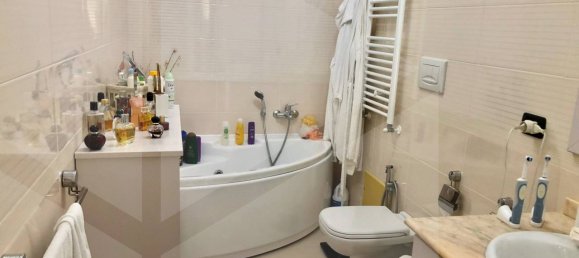 Apartamento de 3 divisões em Bari, Italy N.º 22208 12