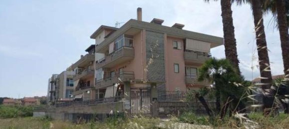 5 rooms Apartment in Lentini, Italy No. 46033 20