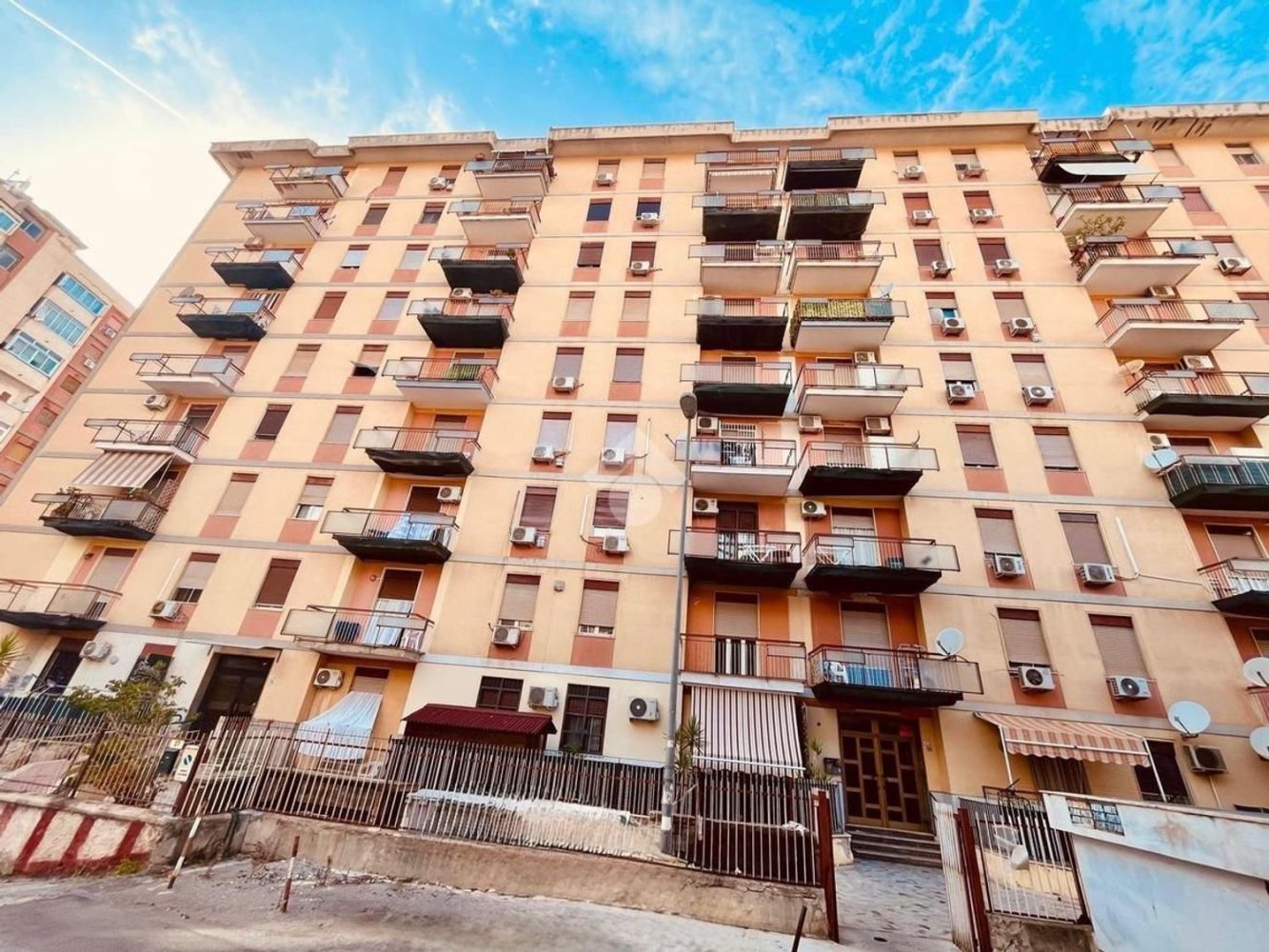 Квартира с 3 спальнями в Палермо, Италия № 333069