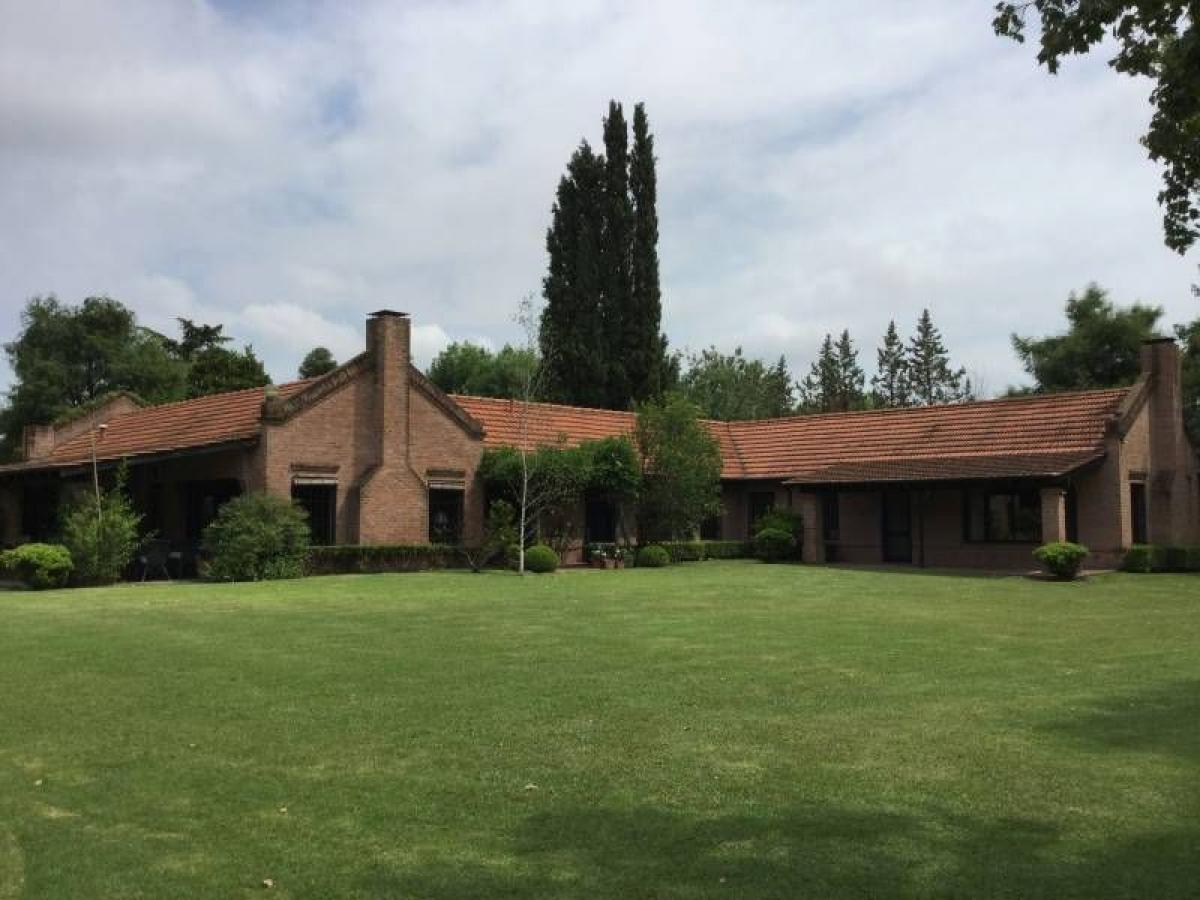 4 bedrooms House in Pilar, Argentina No. 84078