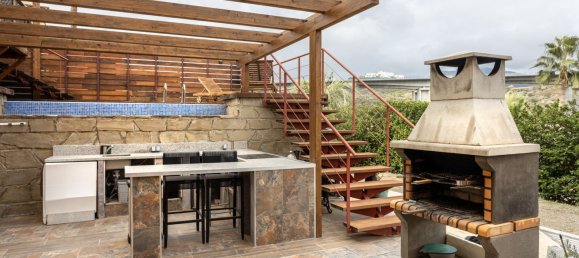 Villa de 3 dormitorios en Estepona, Spain No. 136399 2