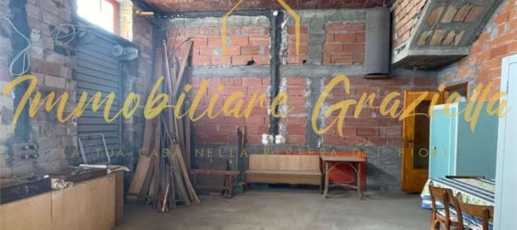 Casa de 5 habitaciónes en Vallecrosia, Italy No. 201238 2