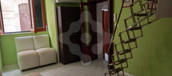 Casa de 2 habitaciónes en Bari, Italy No. 37420 4