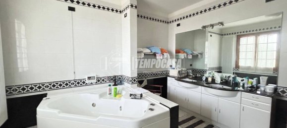 4 غرف نوم فيلا في Comacchio, Italy رقم 268150 43