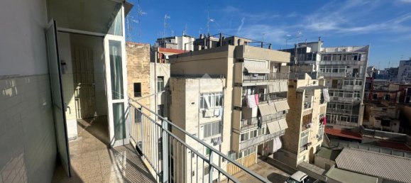 Квартира с 2 спальнями в Бари, Италия № 377620 41