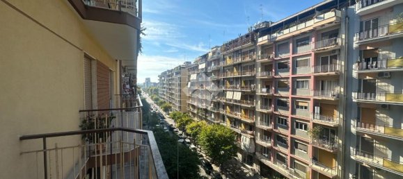 Квартира с 2 спальнями в Бари, Италия № 377620 23