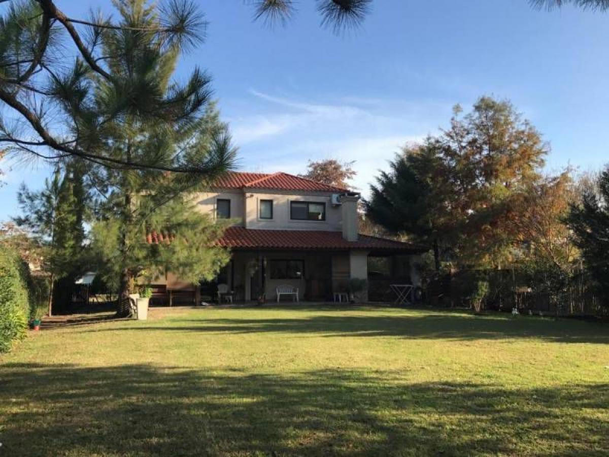 Дом с 3 спальнями в Пилар, Аргентина № 101496