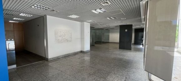 349m² Commercial property in Lisbon, Portugal No. 137534 5