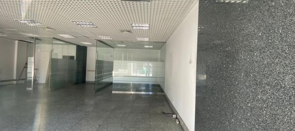 349m² Commercial property in Lisbon, Portugal No. 137534 7