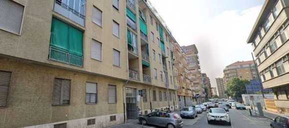 2 bedrooms Apartment in Turin, Italy No. 297521 8