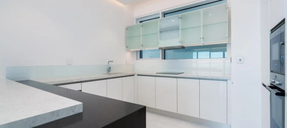 4 bedrooms Apartment in Dubai, UAE No. 21461 9