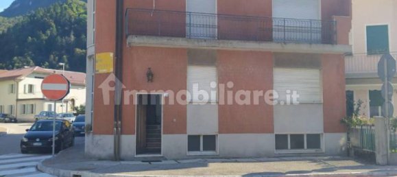 4-salle Bâtiment à Udine, Italy No. 149712 2