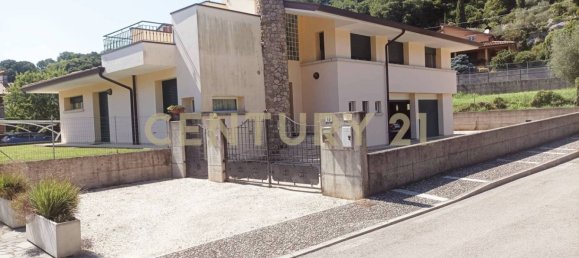 Villa de 4 dormitorios en Gorizia, Italy No. 286967 4