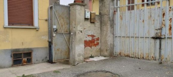 8 rooms House in Trofarello, Italy No. 269007 3