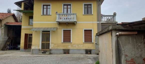 8 rooms House in Trofarello, Italy No. 269007 2