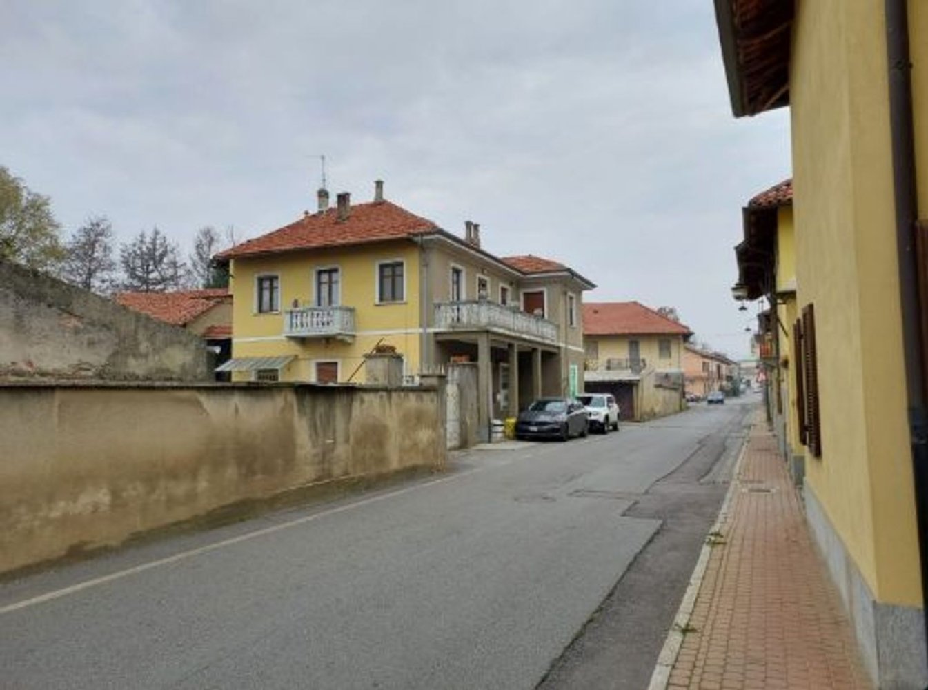 8 rooms House in Trofarello, Italy No. 269007