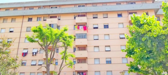 3 rooms Apartment in Pontedera, Italy No. 200516 3