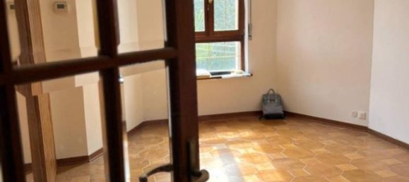 4-salle Appartement à Trieste, Italy No. 36772 7