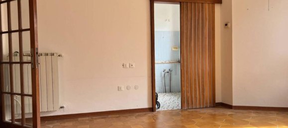 4-salle Appartement à Trieste, Italy No. 36772 5