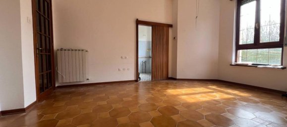 4-salle Appartement à Trieste, Italy No. 36772 3