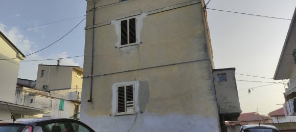 Casa de 6 habitaciónes en Arielli, Italy No. 17666 3