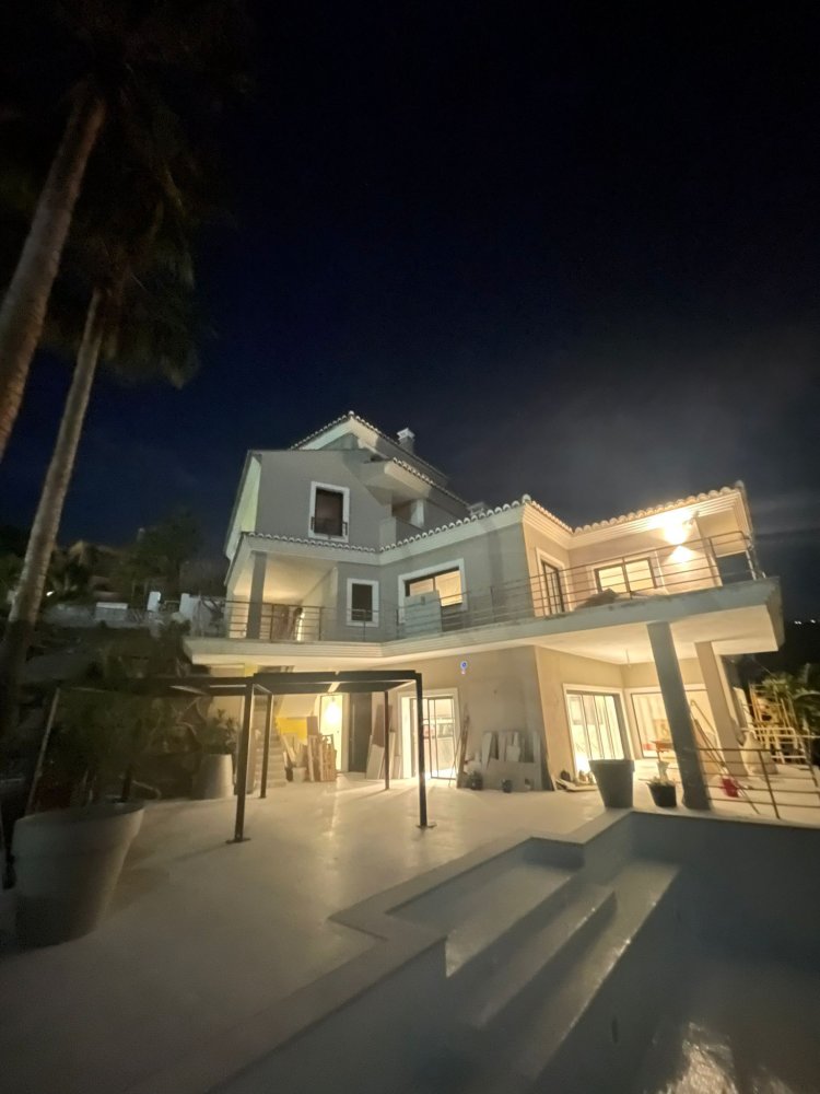 7 bedrooms House in Marbella, Spain No. 33839