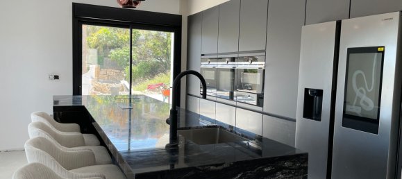 7 bedrooms House in Marbella, Spain No. 33839 12