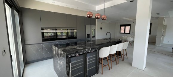 7 bedrooms House in Marbella, Spain No. 33839 8