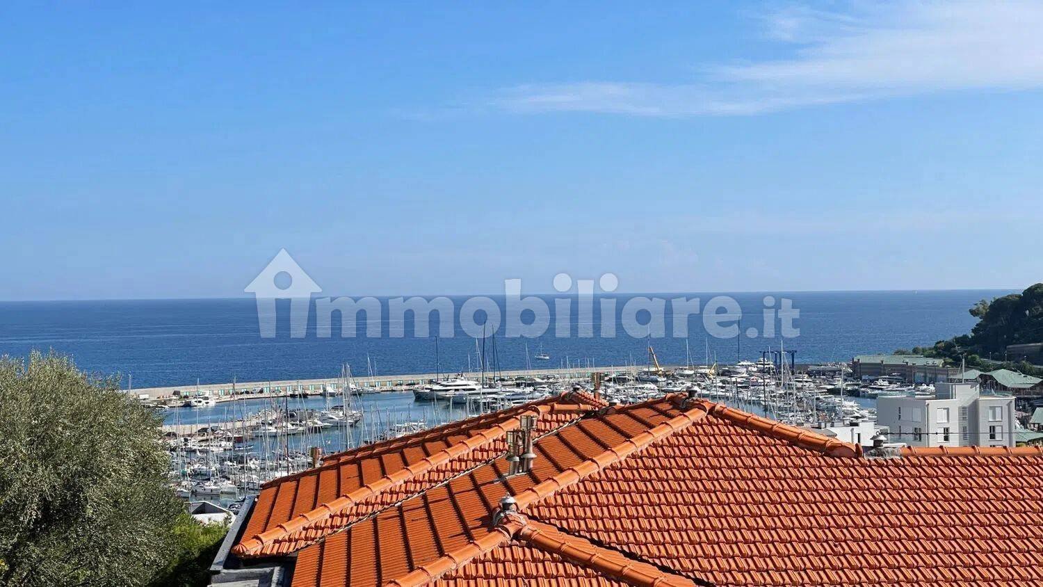 Apartamento T3 em Varazze, Italy N.º 181873